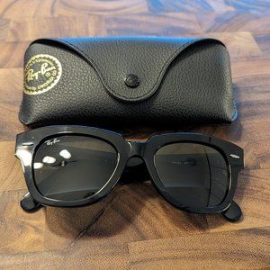 Ray Ban State Street sunglasses 😎